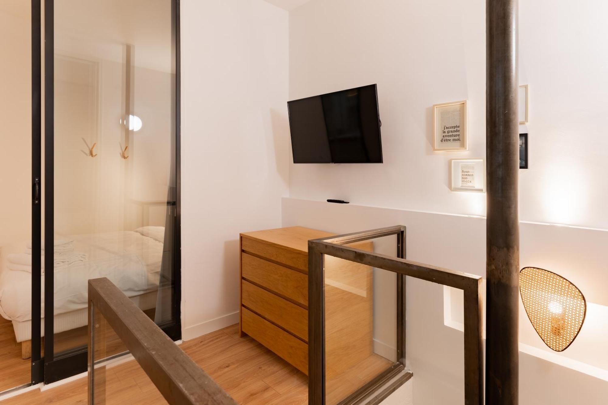 St Germain Sartre ChicSuites Paris Extérieur photo