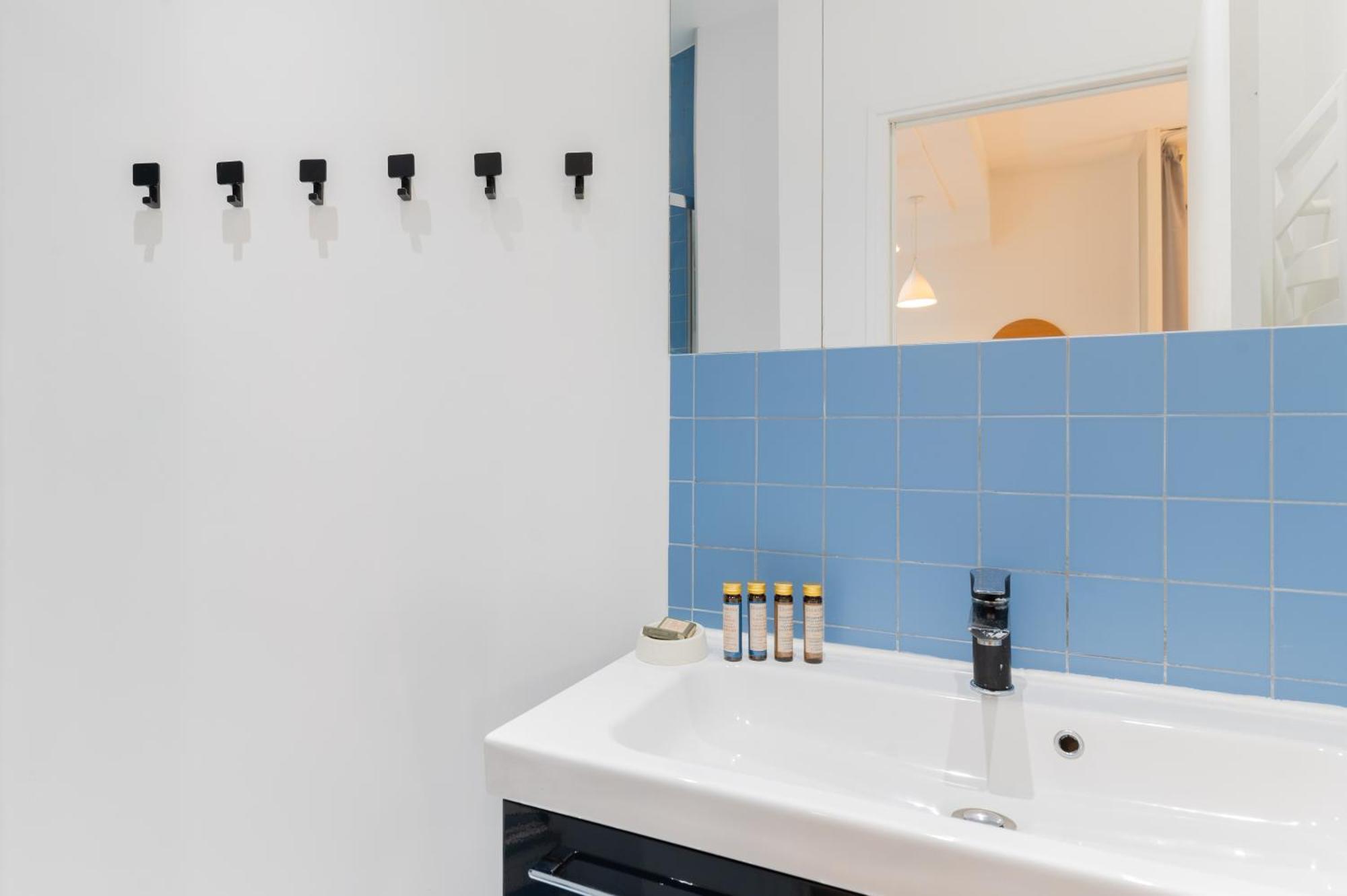 St Germain Sartre ChicSuites Paris Extérieur photo